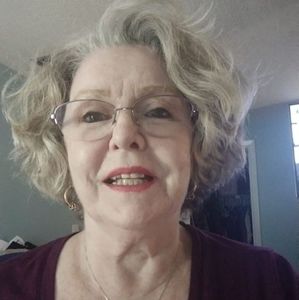 Meet your Posher, Liz